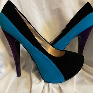 EUC Qupid Stiletto Platform Closed Toe Heels Size 7.5
